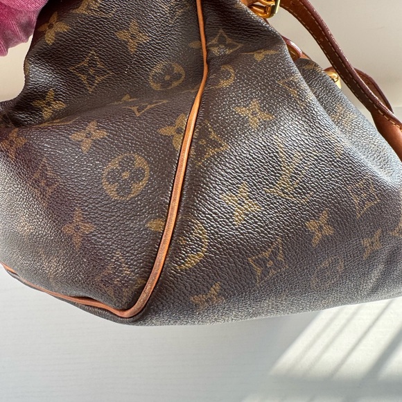Louis Vuitton Tivoli Bag - Picture 12 of 15